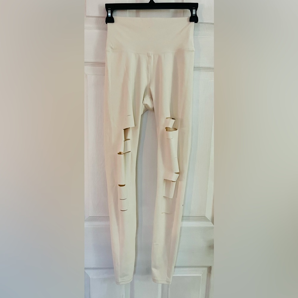 ALO Yoga High Waisted Ripped Warrior Leggings Women’s Size Extra Small Cream